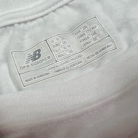 NWT new balance t shirt size XL - Picture 3 of 3